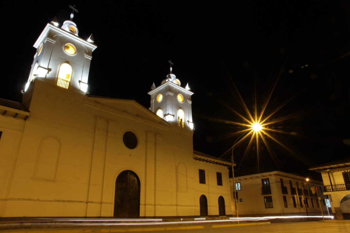 Chachapoyas: Kirche bei Nacht