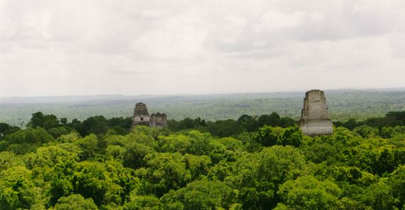 Tikal - Tempel I und II