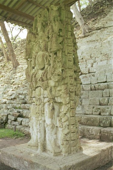 Hieroglyphentreppe mit Stele M von Antje Baumann