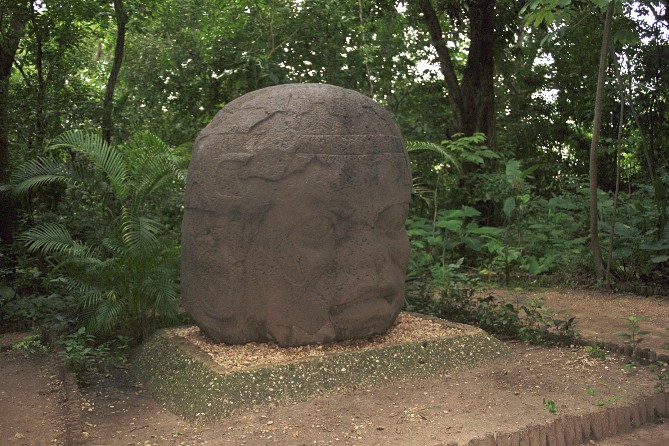 Monument 4 - Der Alte Krieger von Antje Baumann