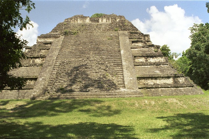 Große Pyramide der Verlorenen Welt von Antje Baumann
