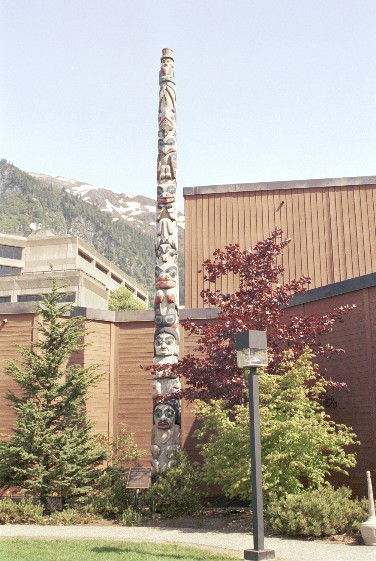 Centennial Hall Totem Pole von Antje Baumann