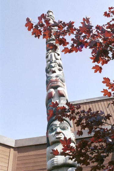 Centennial Hall Totem Pole von Antje Baumann