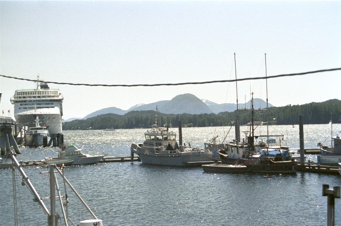 Schiffe am Dock von Antje Baumann