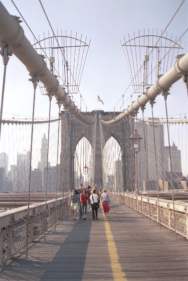 Auf der Brooklyn Bridge von Antje Baumann