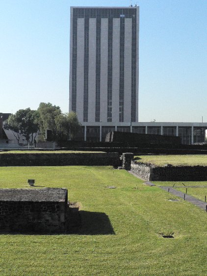 Platz der Drei Kulturen von Antje Baumann