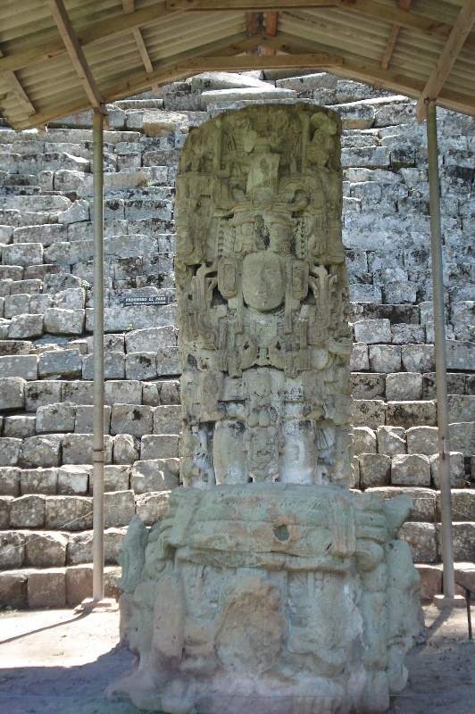 Stele N von Christoph Schneider