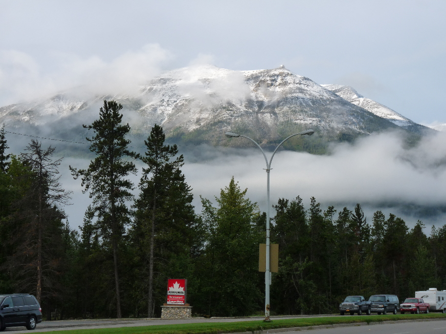 Berge und Wolken in Jasper von Antje Baumann