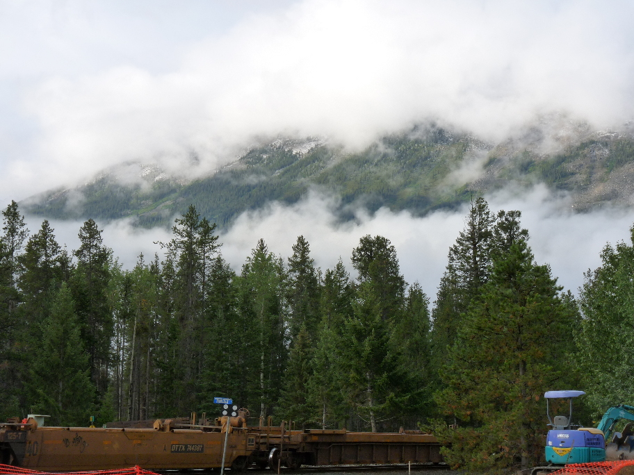 Berge und Wolken in Jasper von Antje Baumann