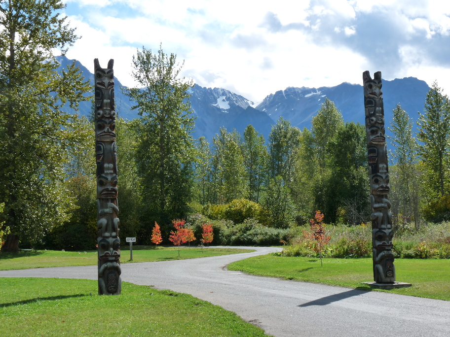 Entrance Poles von Antje Baumann