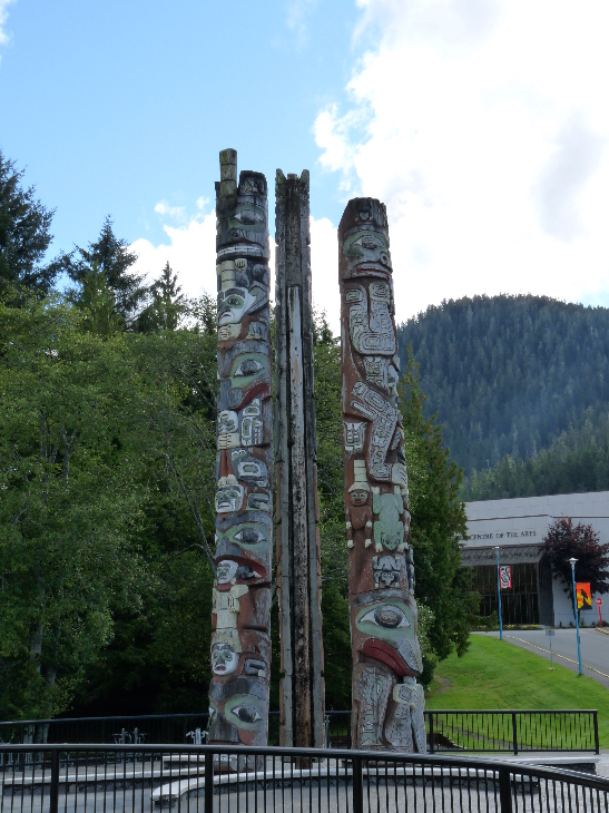 Grizzly Bear of the Sea Pole, der Eagle and Grizzly Pole und der Grizzly Bear Pole of Tow Hill von Antje Baumann