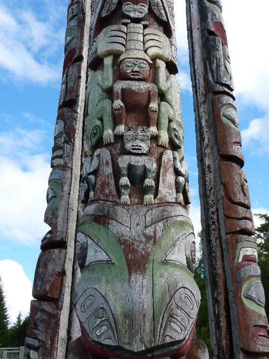 Detail des Grizzly Bear Pole of Tow Hill von Antje Baumann