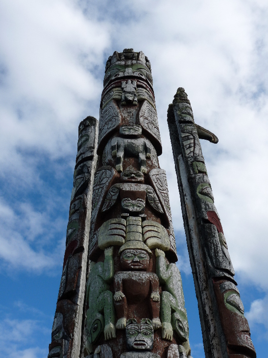 Grizzly Bear of the Sea Pole, der Eagle and Grizzly Pole und der Grizzly Bear Pole of Tow Hill von Antje Baumann