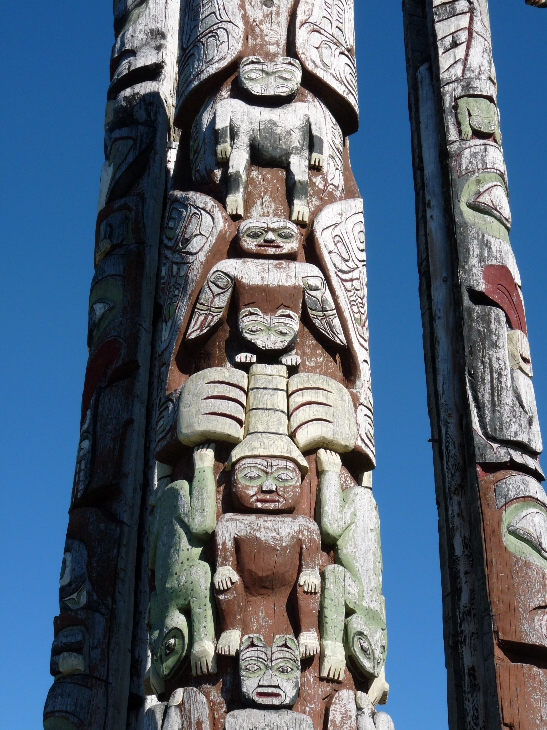 Detail des Grizzly Bear Pole of Tow Hill von Antje Baumann