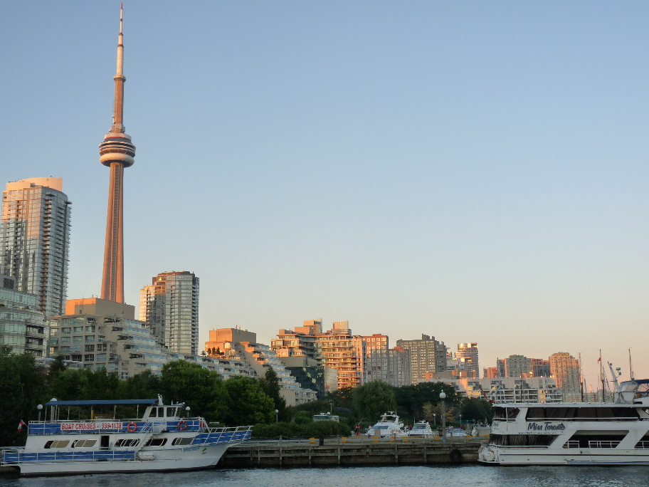 Harbour Front und CN Tower whrend des Sonnenuntergangs von Antje Baumann