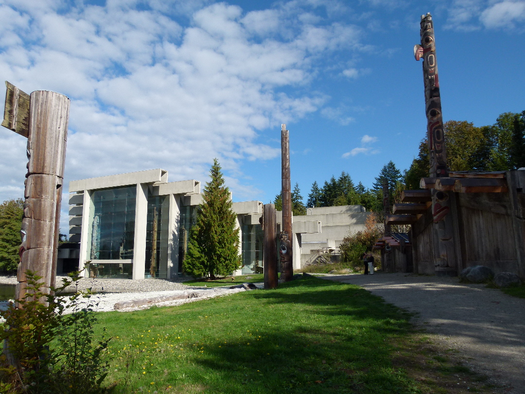 Aussengelände des Museum of Anthropology in Vancouver von Antje Baumann