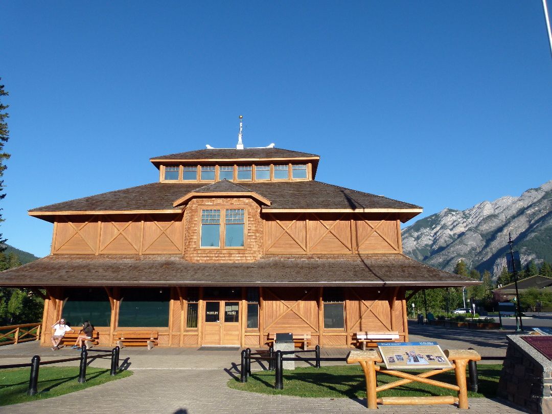 Banff Park Museum National Historic Site of Canada von Antje Baumann