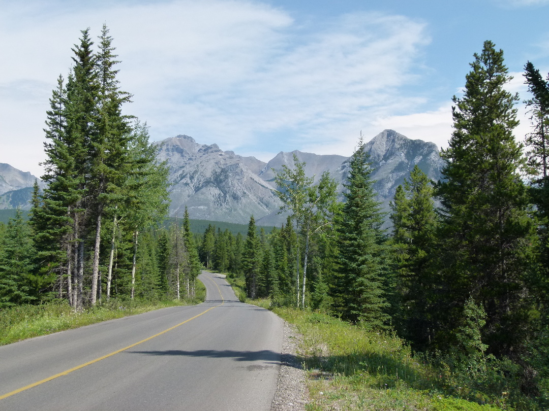 Auf dem Weg zum Minnewanka Lake von Antje Baumann