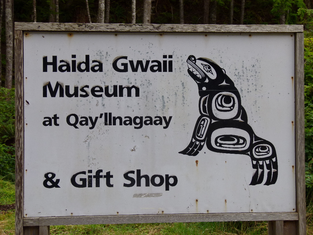 Haida Heritage Centre at Qay’llnagaay von Antje Baumann