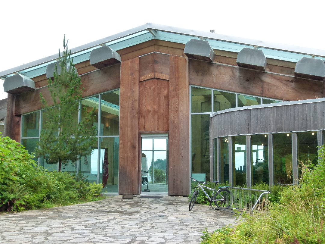 Haida Heritage Centre at Qay’llnagaay von Antje Baumann