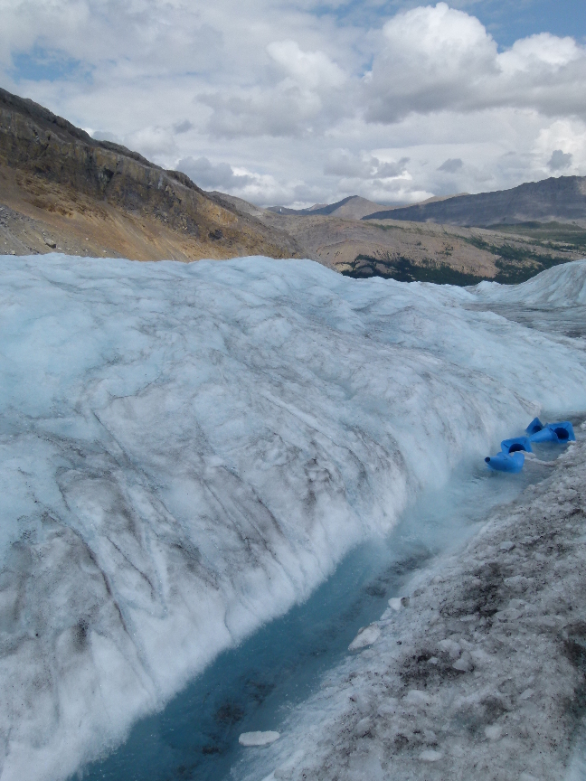 Gletscherfluss am Athabasca Gletscher von Antje Baumann