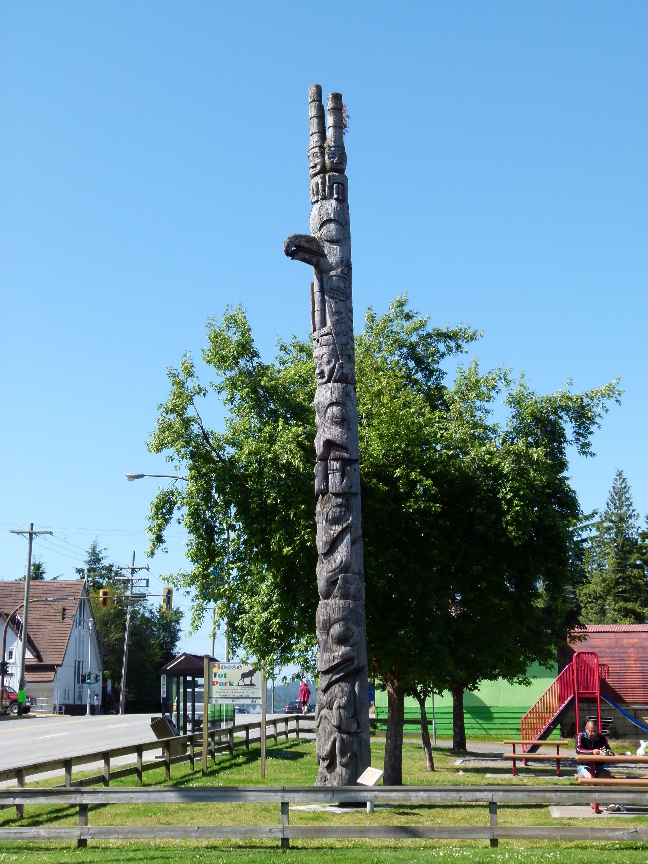 Eagle Chief's Pole of Tanu von Antje Baumann