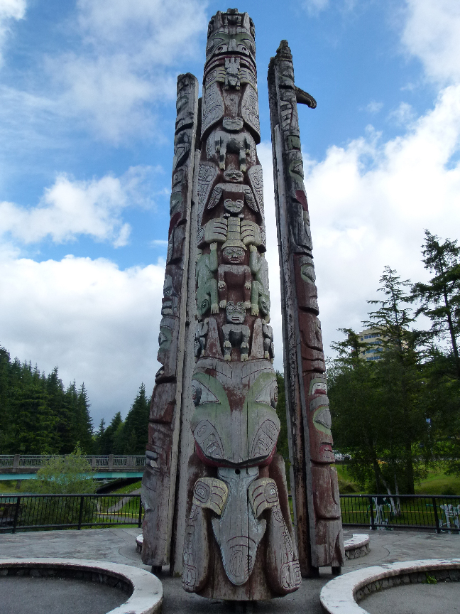 Grizzly Bear of the Sea Pole, der Eagle and Grizzly Pole und der Grizzly Bear Pole of Tow Hill von Antje Baumann