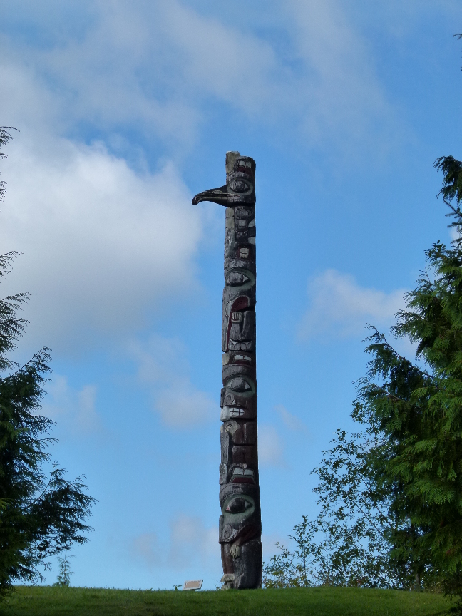 Eagle and Beaver Pole of Ninstints von Antje Baumann