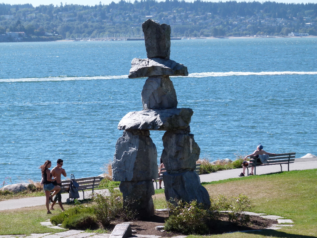 Inuksuk an der English Bay in Vancouver von Antje Baumann