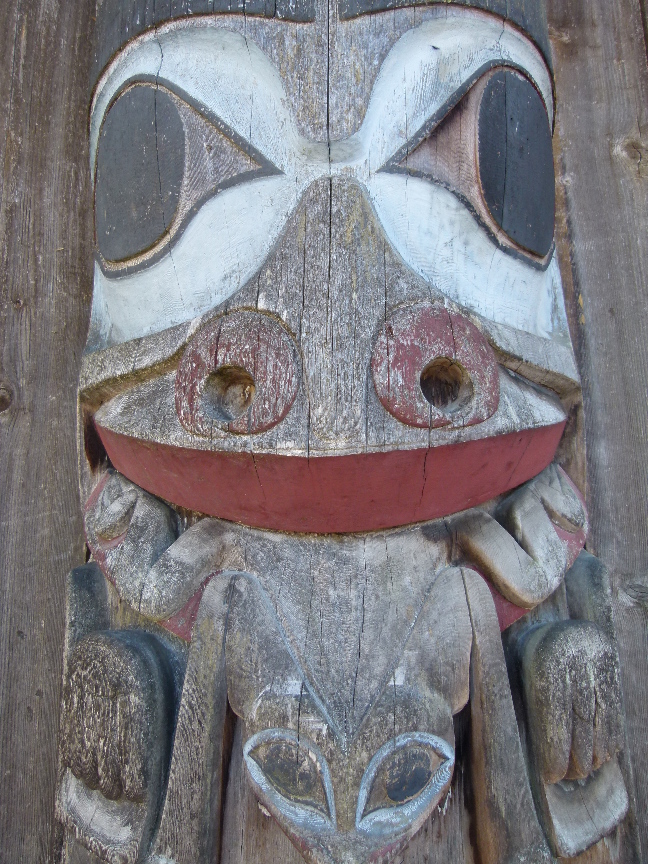 Detail eines House Frontal Totem Pole von Antje Baumann