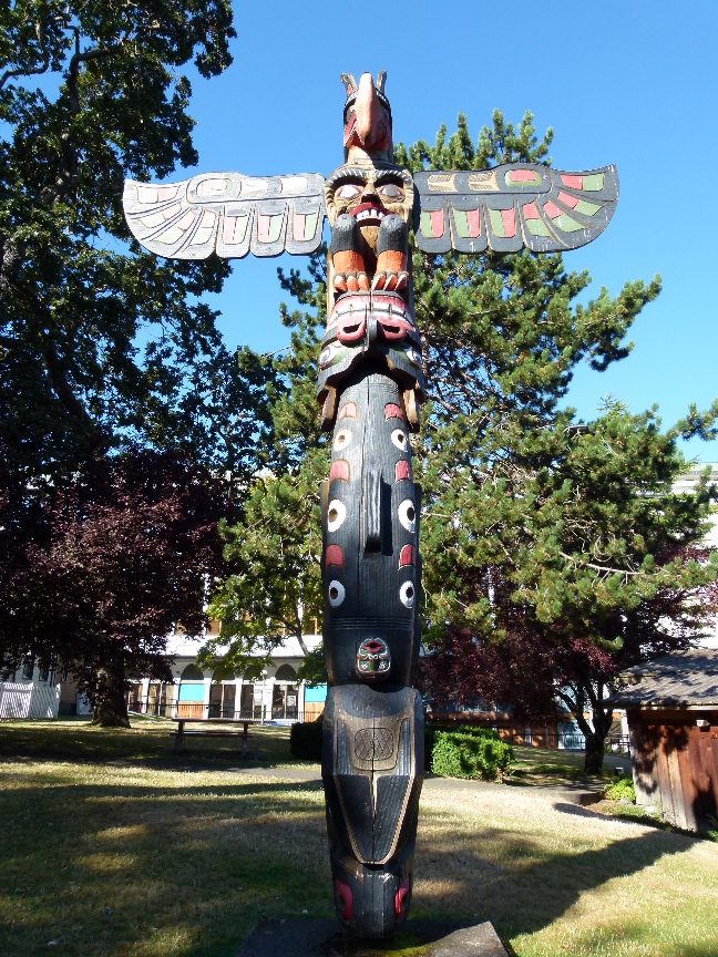 Kwakwaka’wakw Honouring Pole von Antje Baumann