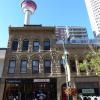Stephen Avenue mit Calgary Tower von Antje Baumann