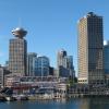 Skyline von Vancouver mit der Aussichtsplattform des Harbour Centre Building von Antje Baumann